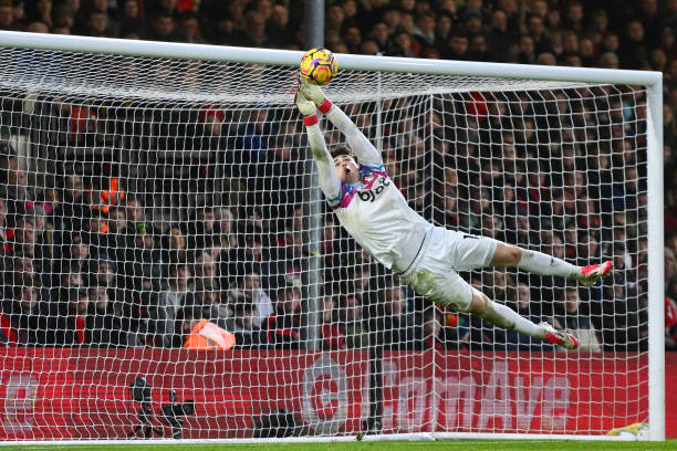 更是他与中 更是他与中