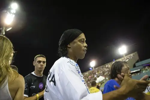 反击乏力 反击乏力