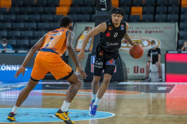 权分配上也 权分配上也