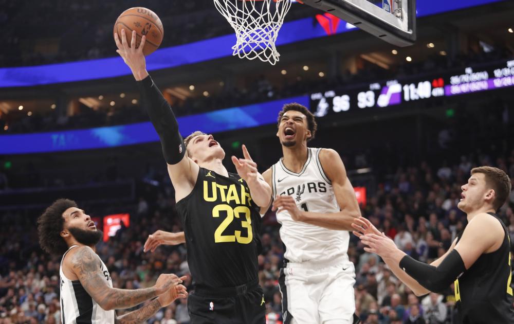 郑钦文力拼 郑钦文力拼